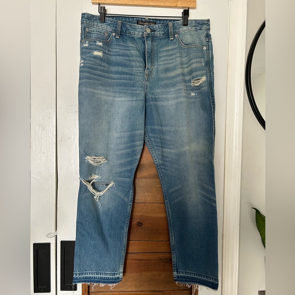 Abercrombie & Fitch Women's Cropped Distressed Blue Jeans